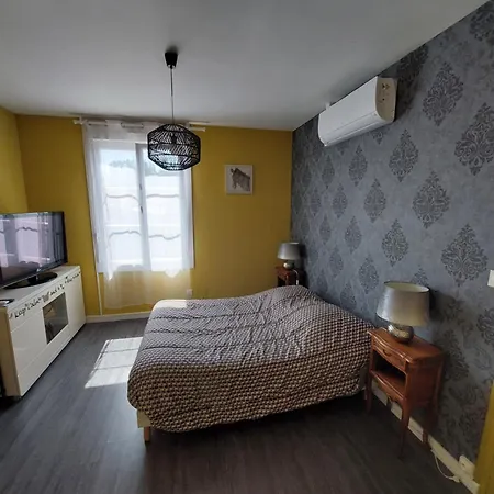 Chez Marie Guest house *